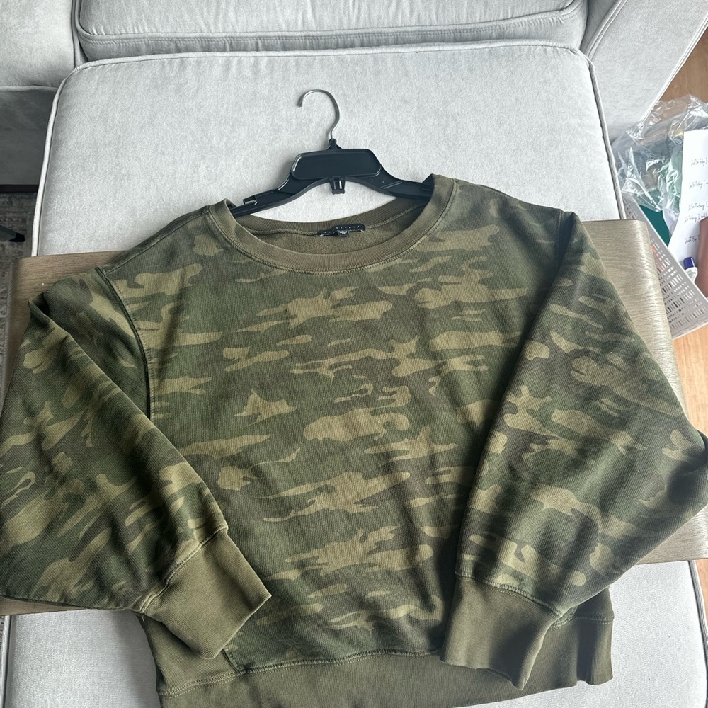 Sanctuary Green Camo Sweatshirt Top